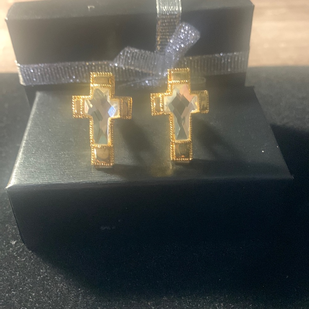 Gold Colored Cross Cuff Links